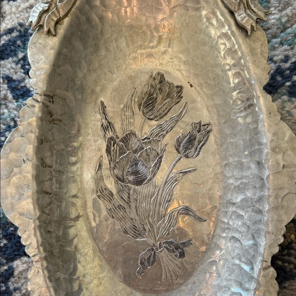 Rodney Kent 404 Vintage - Hammered Floral Metal Decorative Tray - Silver Tone